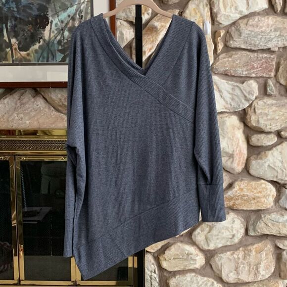 Stella dot women’s asymmetrical light weight sweater size L - Picture 2 of 7